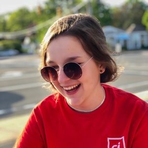 Meet your Posher, Ada